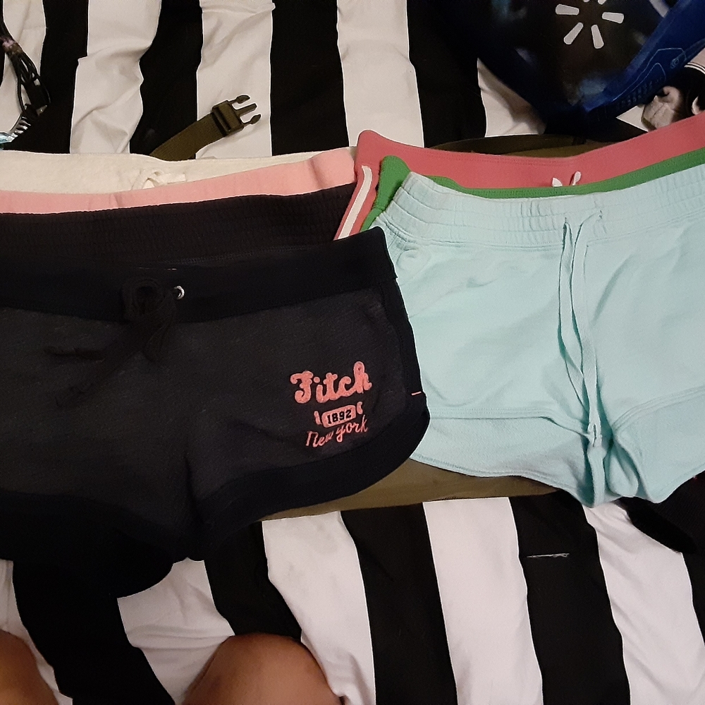 Hollister (gym shorts)